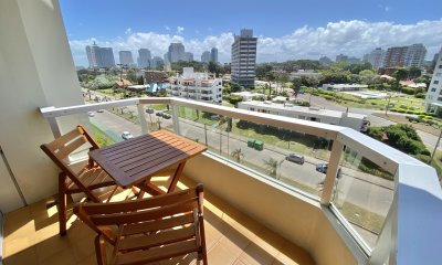 Vende impecable apartamento de 2 dormitorios en Brava - Punta del Este