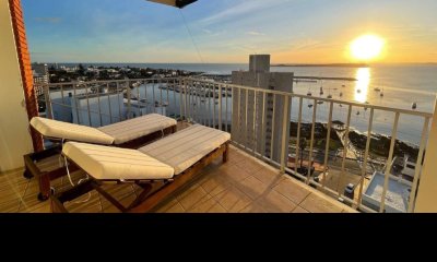 Vende apartamento de 3 dormitorios en Punta del Este, con vista al Puerto.