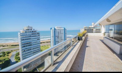 En venta apartamento PentHouse en Brava, Punta del Este de 3 dormitorios.