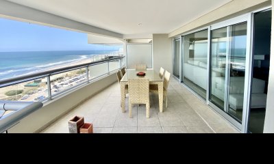 En Alquiler departamento de 3 dormitorios en Playa Brava