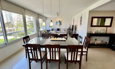 Vende Lujoso departamento de 4 suites en Brava Punta del Este