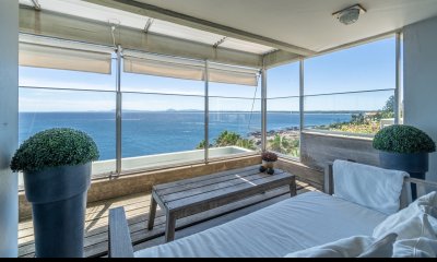 Vende apartamento en Punta Ballena de 3 dormitorios.