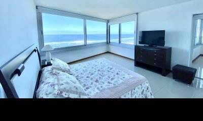BRAVA. FRENTE AL MAR. MARAVILLOSAS VISTAS. ESQUINERO EN EDIFICIO TIBURÓN 3.