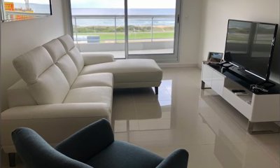 Hermoso departamento en playa Brava de 2 dormitorios en venta , edificio Look Brava