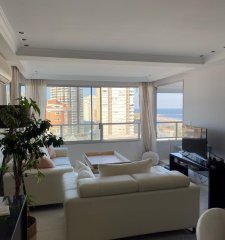 Vende Apartamento en Península - Punta del Este de 2 dormitorios.