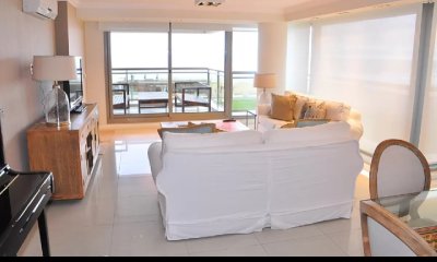 Apartamento a pasos de playa Brava!