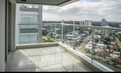 Departamento Penthouse en venta con agradable vista en el edificio Miami Boulevard II.