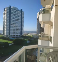 Apartamento en venta  de 3 dormitorios en Edificio Torre Marina, Punta del este