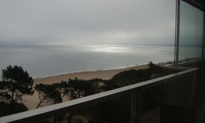 Esplendido departamento en venta con panorama al mar.