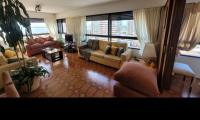 Alquiler de departamento en Peninstula, de 3 dormitorios mas dep de servicio, en Punta del Este