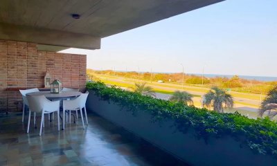 Departamento en Venta de 2 dormitorios y medio Frente al Mar , Playa Brava