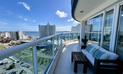 Apartamento de 3 dormitorios en venta en Mansa, Punta del Este.