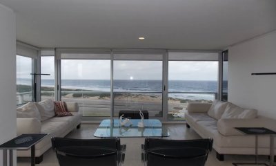 Apartamento en venta de 3 dormitorios en Playa Brava, Punta del Este