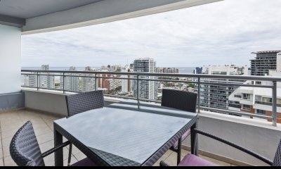 Vende apartamento en Brava Punta del Este de 3 Dormitorios.