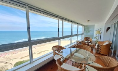 Espectacular apartamento en venta frente al mar