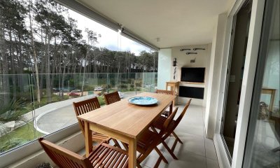 Vende apartamento de 1 dormitorio en Mansa, Punta del Este.