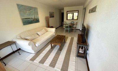 Apartamento de 3 dormitorios en Punta del Este en venta.