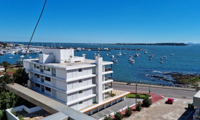 Departamento con vista al mar de 3 dormitorios en venta