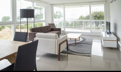 Hermoso departamento en venta con vista a agradable entorno.