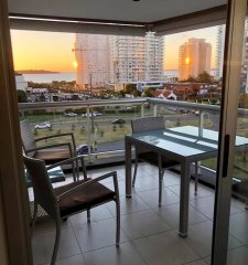 Impecable departamento, comodo e iluminado.
