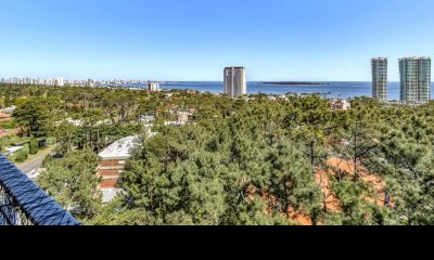 Apartamento de 2 dormitorios en venta con vista al mar