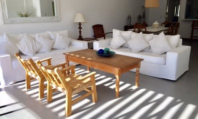En venta departamento de 2 dormitorios en Manantiales.