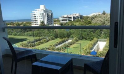 En venta apartamento de 2 dormitorios en Punta del Este.