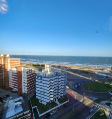 Apartamento en venta frente al mar, 3 dormitorios. Parquemar Center