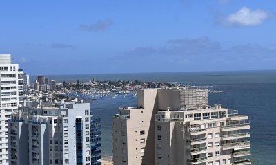 Vende Apartamento de 3 dormitorios en Sunrise Tower, Punta del Este