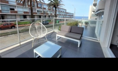 Apartamento de 2 dormitorios en Península, Edificio Bonaire a pasos del mar