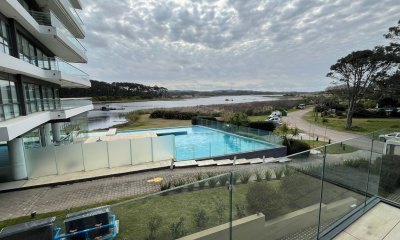 Departamento de 2 dormitorios con 2 baños en venta, gran terraza. Walmer Lagoon
