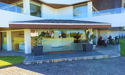 Vende apartamento de 2 Dormitorios en suite, con excelente iluminación en Montoya, La Barra