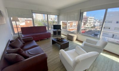 Departamento de 2 dormitorios en venta en Peninsula, Punta del Este