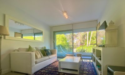 Hermoso apartamento a metros del mar en un entorno único.