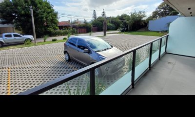 Vende apartamento en Planta baja frente al mar, en Mansa.