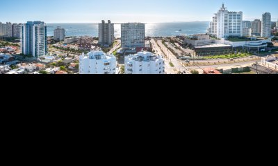 Venta Apartamento 2 dormitorios en Playa Mansa, Punta del Este en edificio de categoría