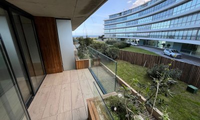 Edificio moderno en Pinares frente al mar, departamento de 1 dormitorio en venta