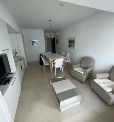 Vende Apartamento en Brava - Punta del Este de 2 dormitorios con excelente vista.