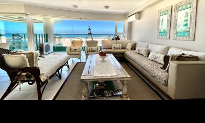 Apartamento de 4 dormitorios en venta, Brava - Punta del Este.