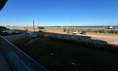 Walmer Lagoon.  Unidad en venta a estrenar de 2 dormitorios.  Frente al mar.