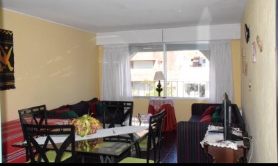 Vende monoambiente en Peninsula Punta del Este.