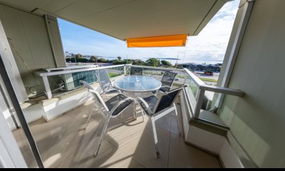 Vende apartamento de 3 dormitorios en Mansa, Punta del Este.