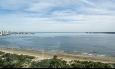 Hermoso Departamento en venta. Torre Tunquelen, frente al mar.  3 dormitorios.