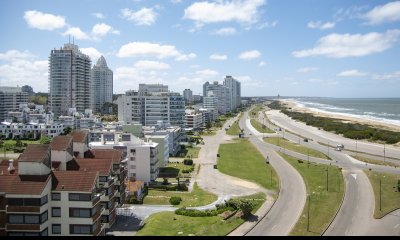 Espectacular apartamento con vistas de primera linea reciclado, playa brava, 3 dormitorios!!