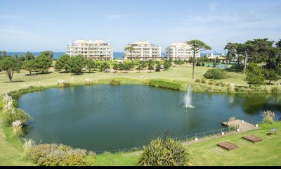 Lindo departamento de 2 pisos con agradable vista al mar.