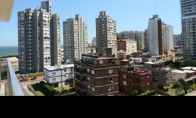 Apartamento 2 dormitorios a pasos de la playa en venta Punta del Este!