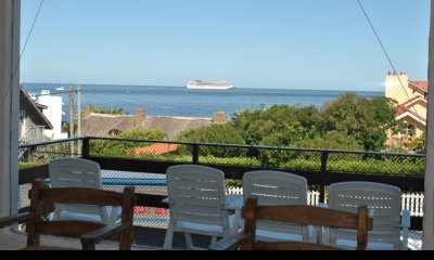 Hermoso apartamento en 2 plantas con vista al mar en la Peninsula de Punta del Este