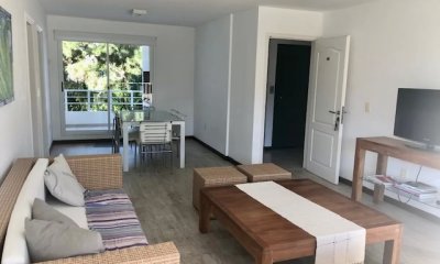 Vende departamento de 2 dormitorios en venta, cerca del mar en Playa Brava