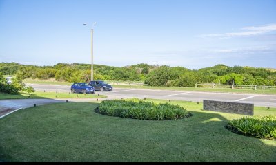 Venta apartamento de 3 dormitorios en Playa Brava Punta del Este.
