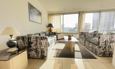 Departamento de 2 dormitorios en venta en Península - Punta del Este